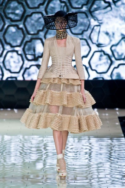 desfile-mcqueen-paris-verao-2013-112