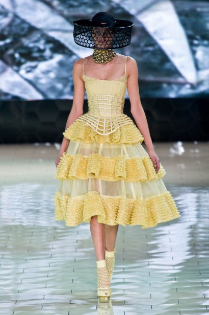 desfile-mcqueen-paris-verao-2013-113