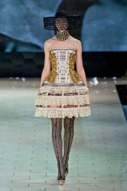 desfile-mcqueen-paris-verao-2013-114
