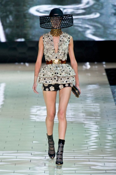 desfile-mcqueen-paris-verao-2013-117