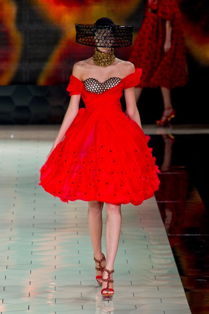 desfile-mcqueen-paris-verao-2013-121