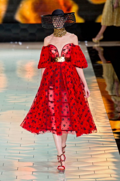 desfile-mcqueen-paris-verao-2013-122