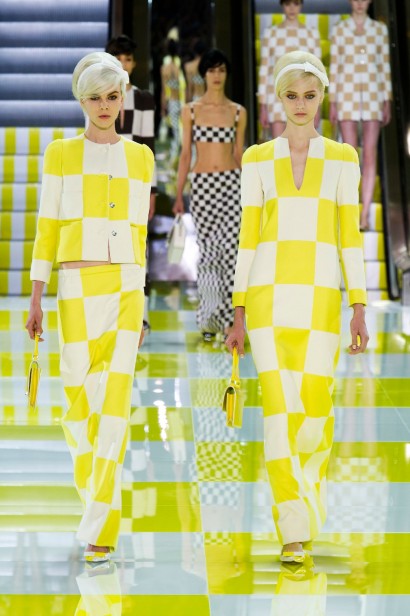 desfile-vuitton-paris-verao2013-02
