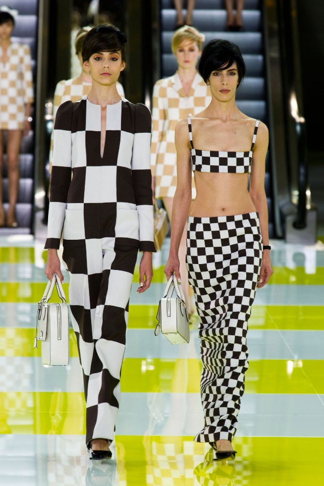desfile-vuitton-paris-verao2013-03