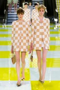 desfile-vuitton-paris-verao2013-04