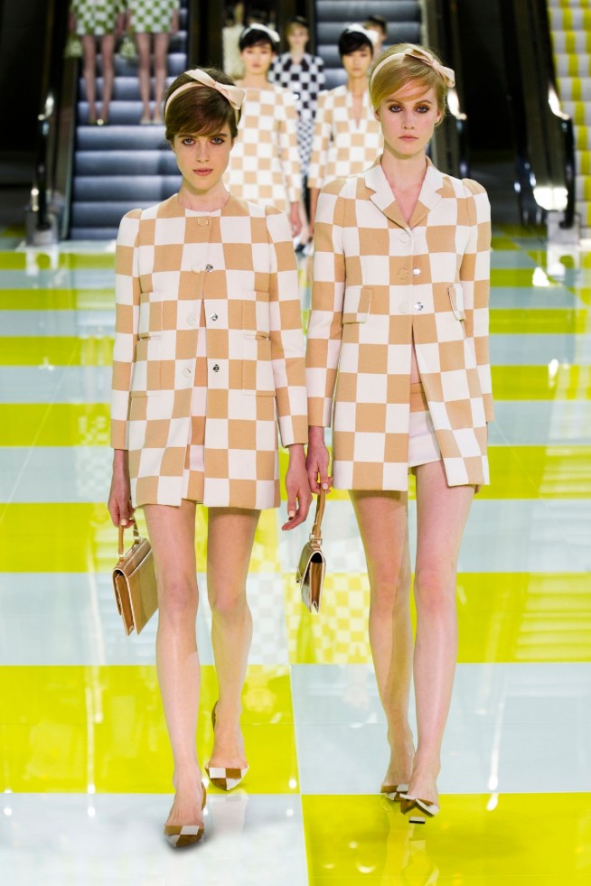 desfile-vuitton-paris-verao2013-04