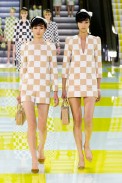 desfile-vuitton-paris-verao2013-05