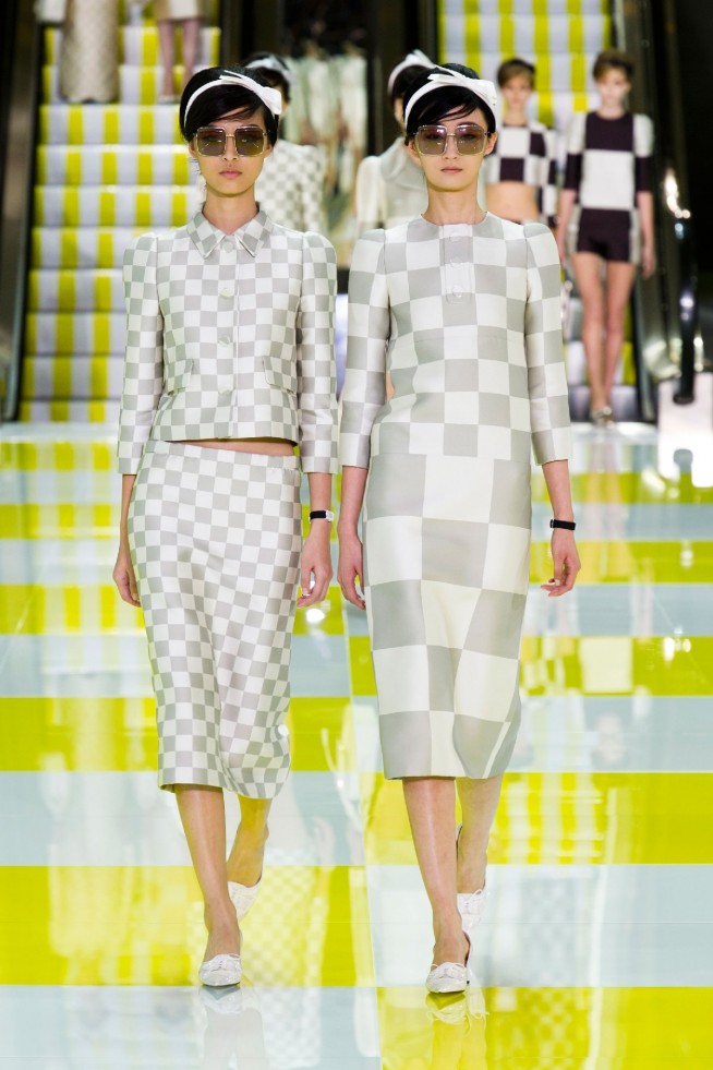 desfile-vuitton-paris-verao2013-08