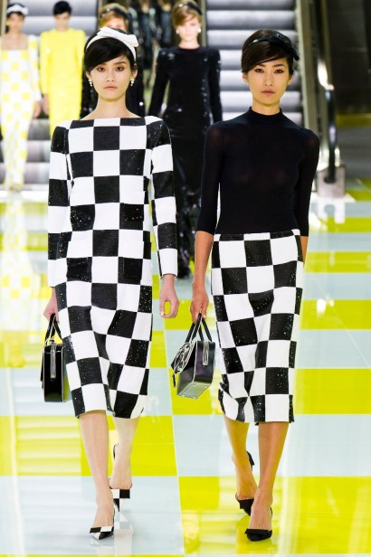 desfile-vuitton-paris-verao2013-31