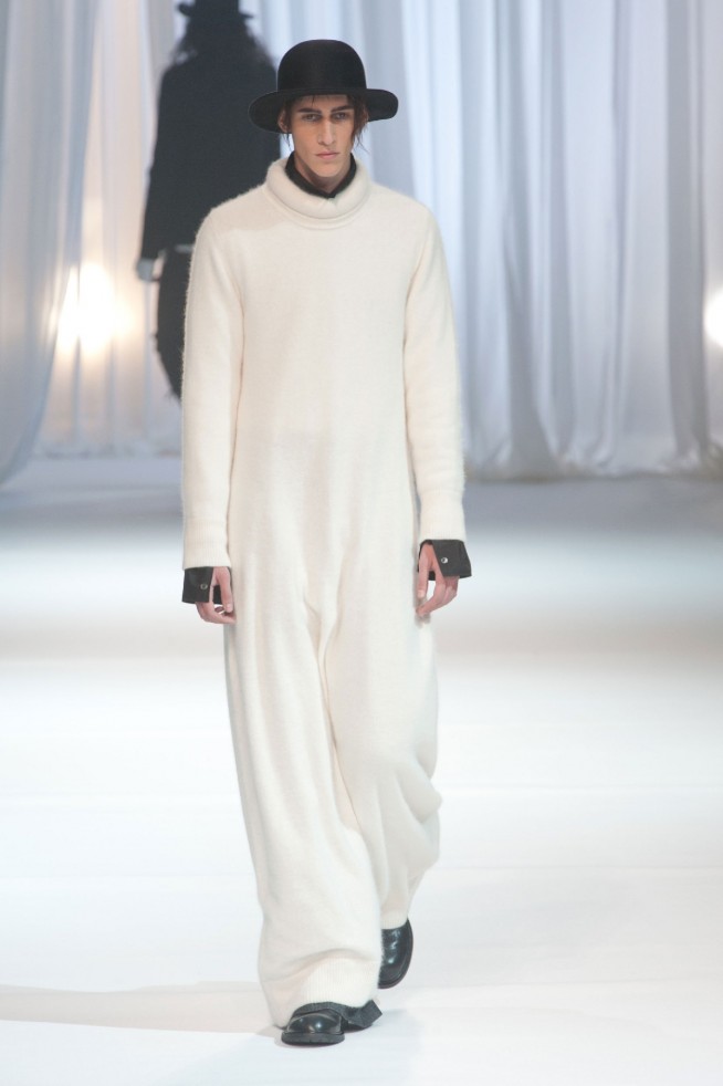 desfile-ann-demeulemeester-mennverno2013-09