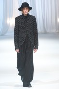 desfile-ann-demeulemeester-mennverno2013-11