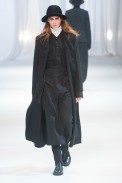 desfile-ann-demeulemeester-mennverno2013-12