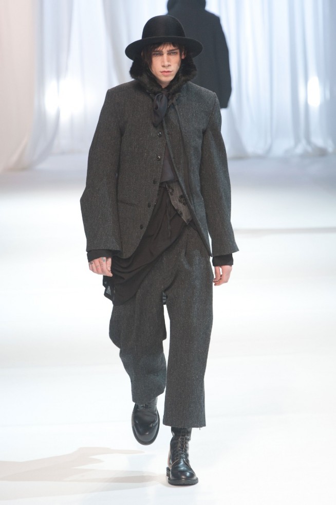 desfile-ann-demeulemeester-mennverno2013-16