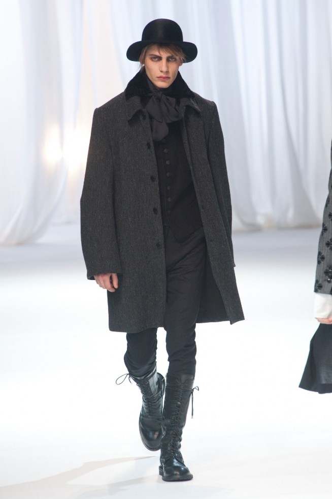 desfile-ann-demeulemeester-mennverno2013-20