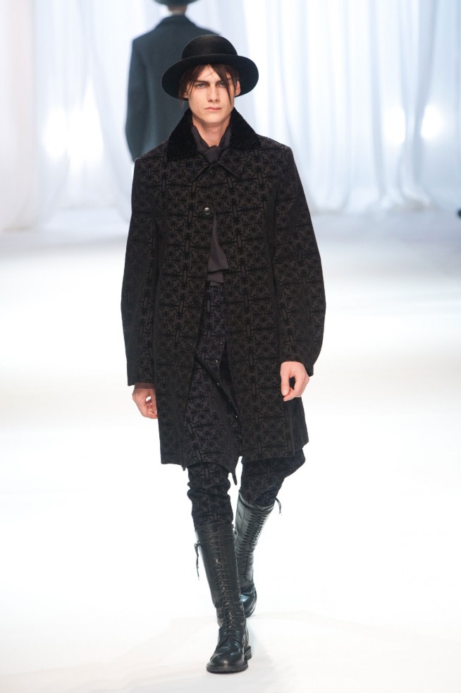 desfile-ann-demeulemeester-mennverno2013-25