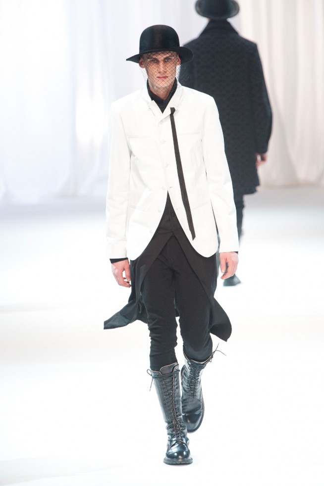 desfile-ann-demeulemeester-mennverno2013-26