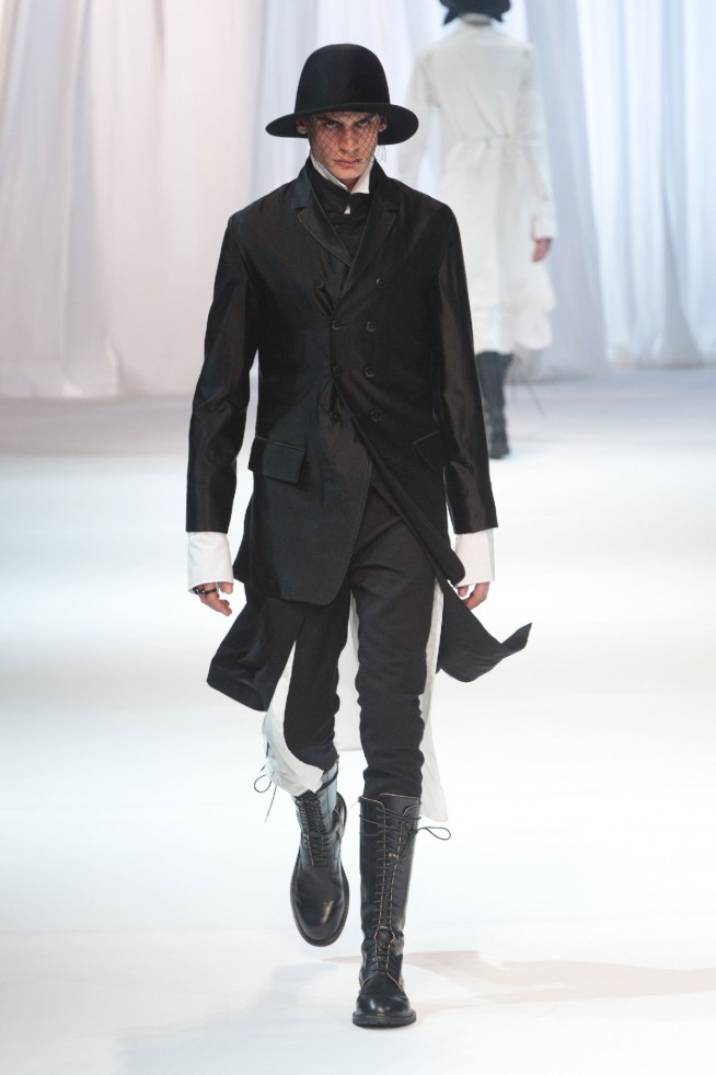 desfile-ann-demeulemeester-mennverno2013-32