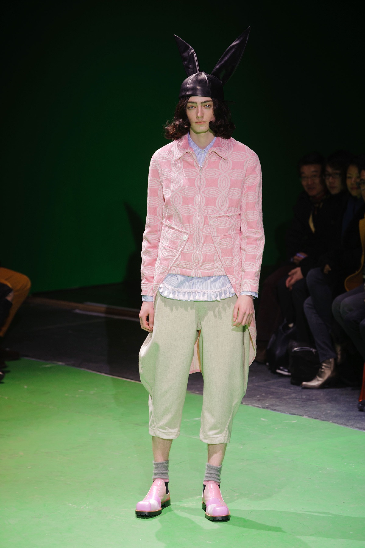 desfile-commedesgarcons-mennverno2013-01