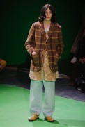 desfile-commedesgarcons-mennverno2013-07
