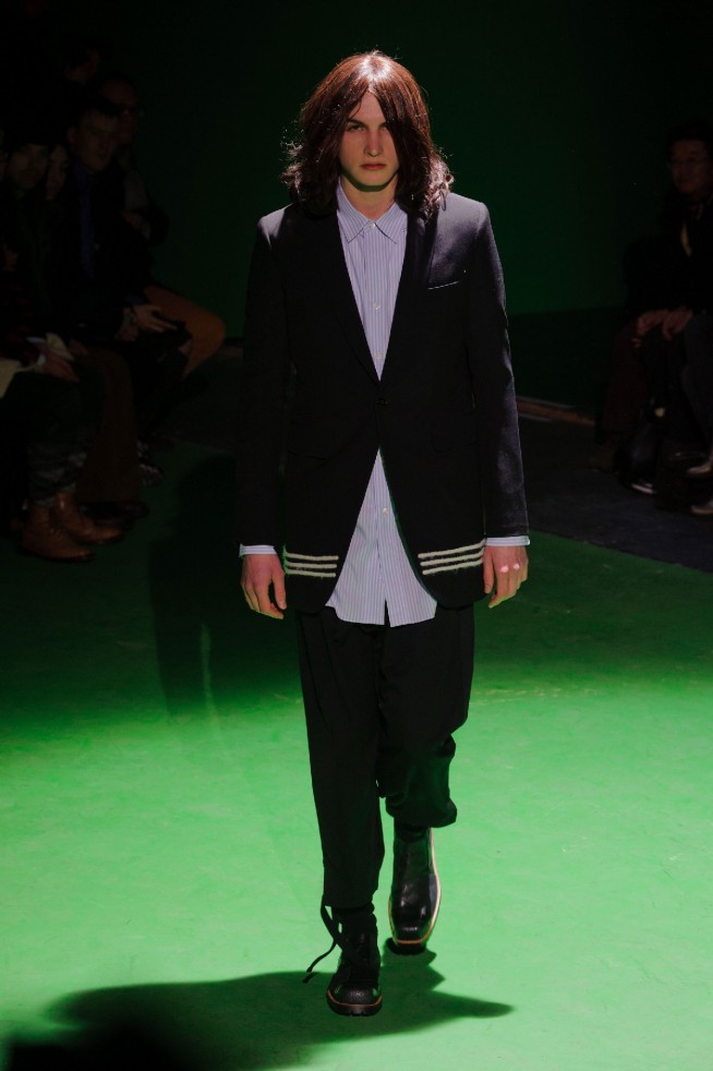 desfile-commedesgarcons-mennverno2013-23