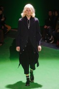 desfile-commedesgarcons-mennverno2013-26