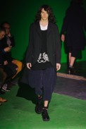desfile-commedesgarcons-mennverno2013-28