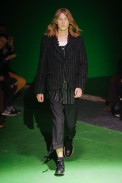 desfile-commedesgarcons-mennverno2013-31