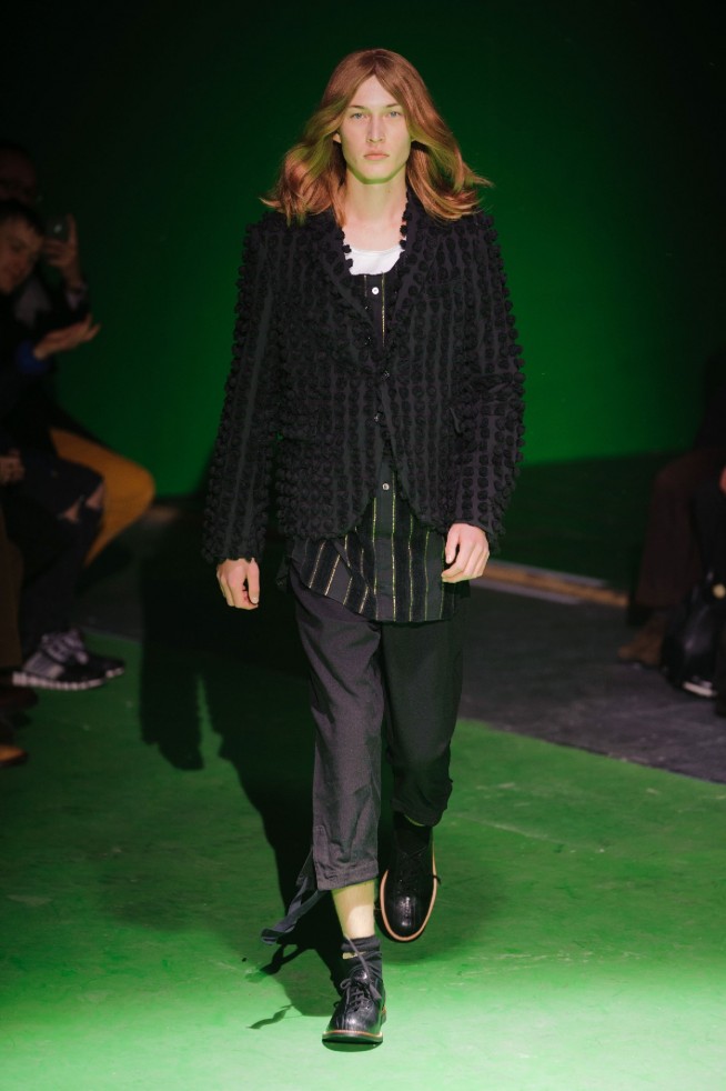 desfile-commedesgarcons-mennverno2013-31