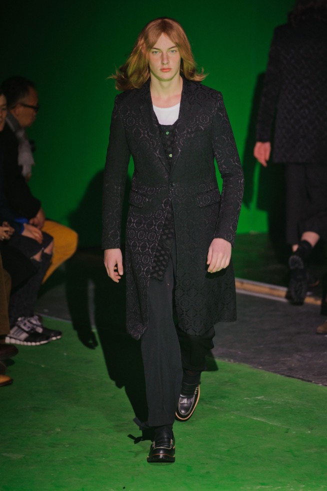 desfile-commedesgarcons-mennverno2013-33