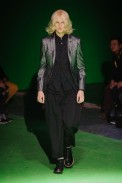 desfile-commedesgarcons-mennverno2013-36