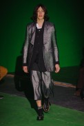 desfile-commedesgarcons-mennverno2013-37