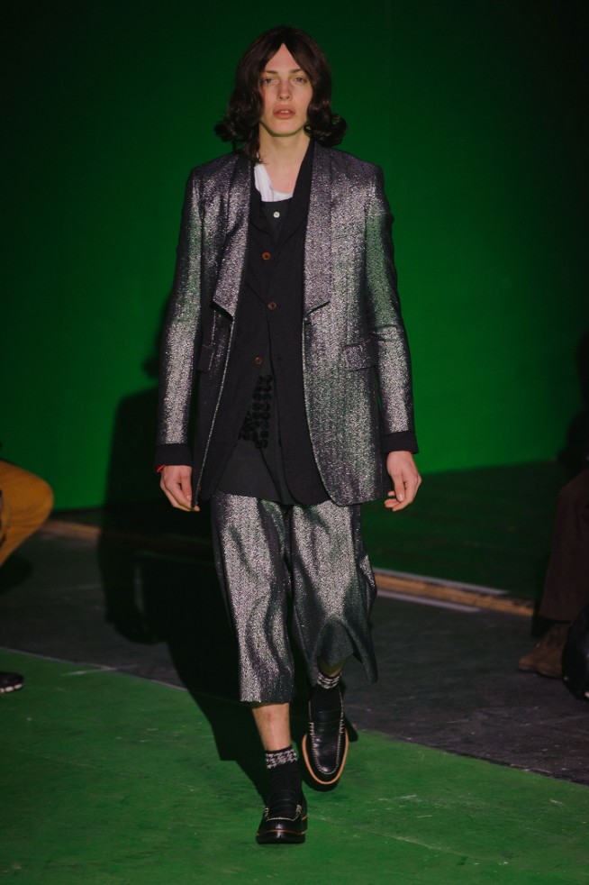 desfile-commedesgarcons-mennverno2013-37