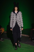 desfile-commedesgarcons-mennverno2013-38