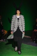 desfile-commedesgarcons-mennverno2013-39