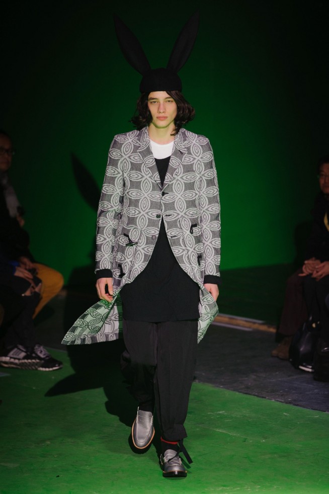 desfile-commedesgarcons-mennverno2013-39