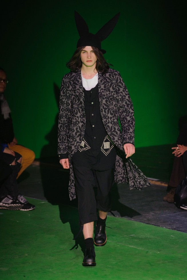 desfile-commedesgarcons-mennverno2013-40