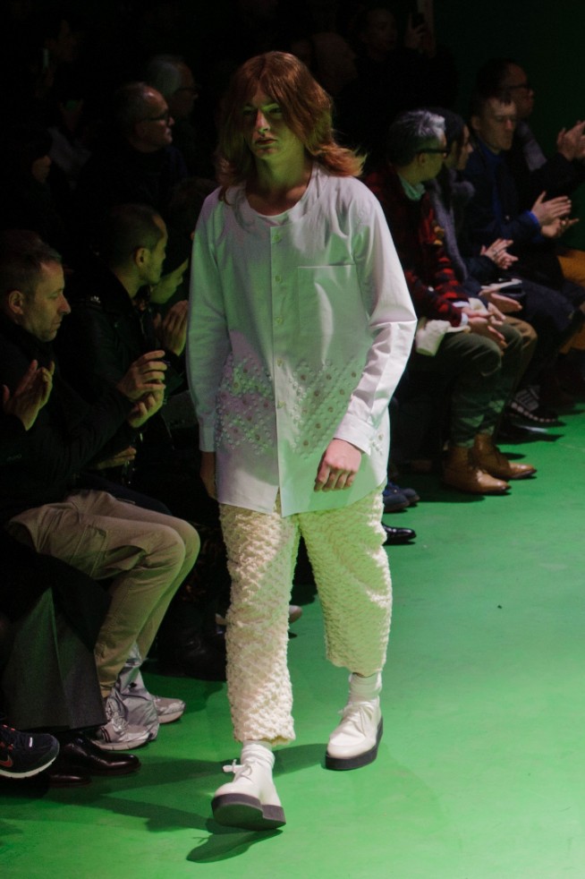 desfile-commedesgarcons-mennverno2013-44