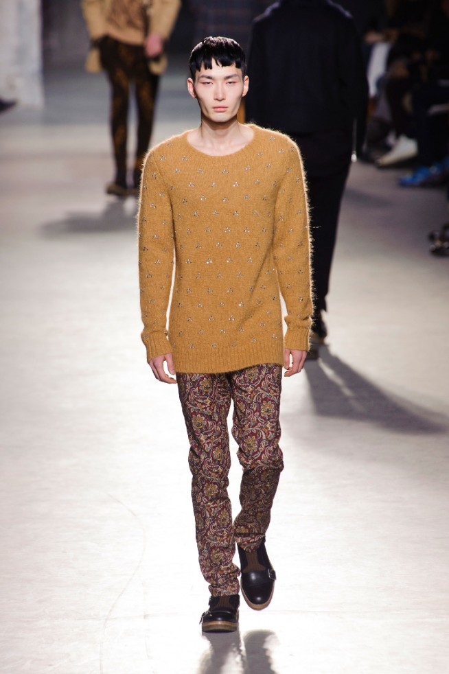 desfile-dries-van-noten-paris-men-inv2013-18