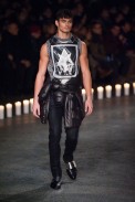 desfile-givenchy-mennverno2013-03