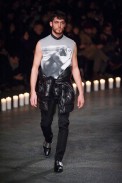 desfile-givenchy-mennverno2013-23