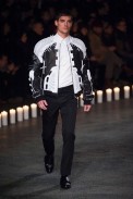 desfile-givenchy-mennverno2013-33