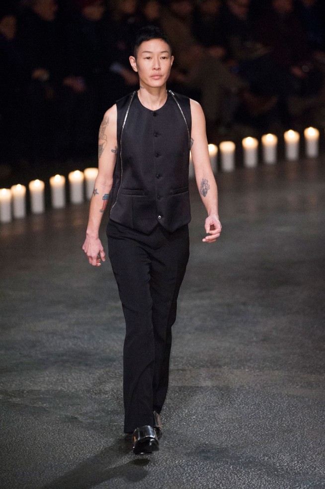 desfile-givenchy-mennverno2013-37