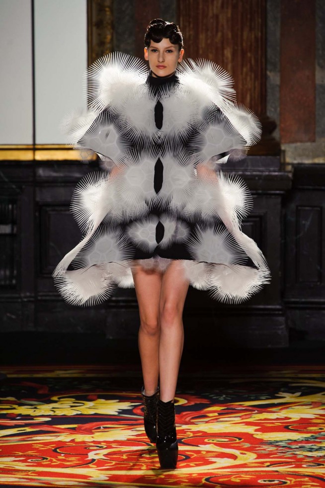 desfile-iris-van-herpen-paris-hc-verao-2013-104