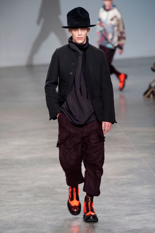 desfile-john-galliano-mennverno2013-15
