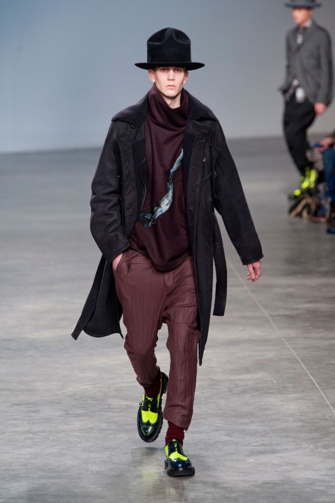 desfile-john-galliano-mennverno2013-18