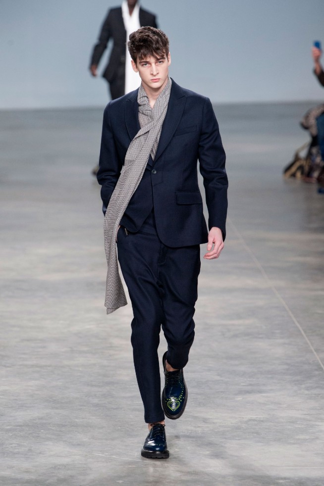 desfile-john-galliano-mennverno2013-31