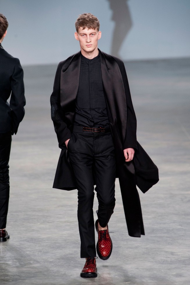 desfile-john-galliano-mennverno2013-35