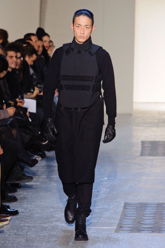 desfile-mugler-paris-mennverno2013-05