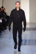 desfile-mugler-paris-mennverno2013-06