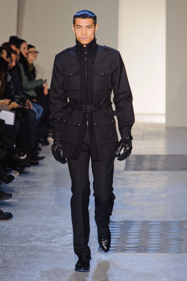 desfile-mugler-paris-mennverno2013-09